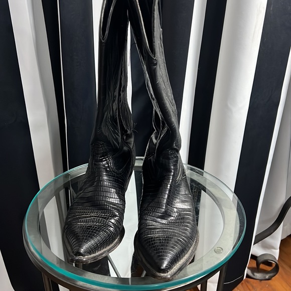 Tony Lama Ladies Boots, Size 7 - Picture 2 of 2